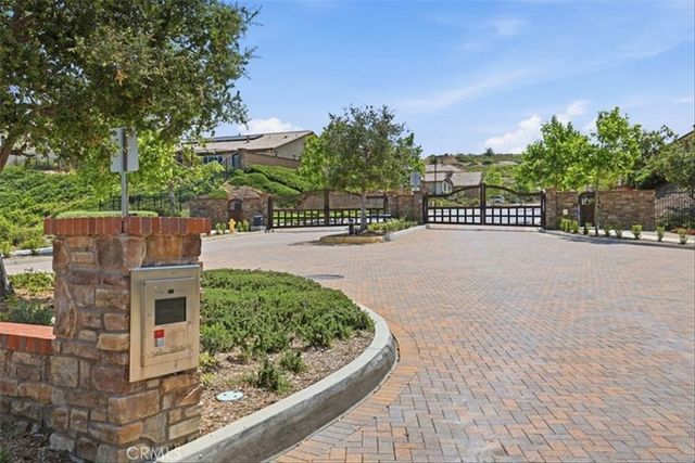 2627 Chad Zeller Lane, Corona, CA 92882