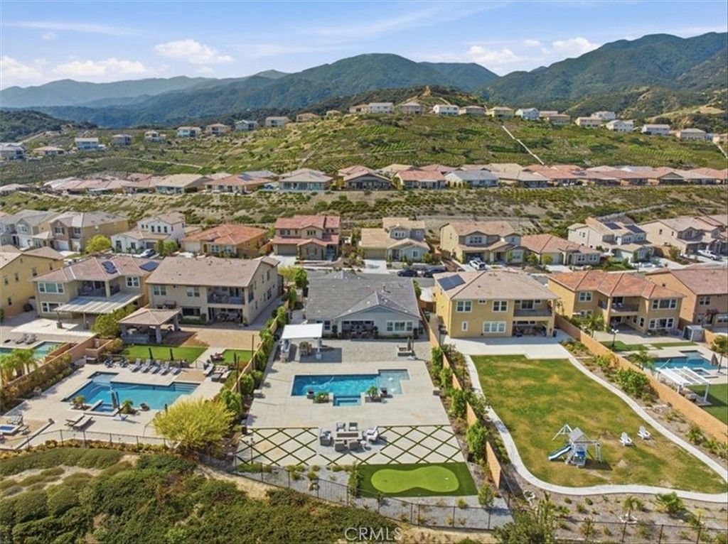 Image 10 of property listing at 2627 Chad Zeller Lane, Corona, CA 92882