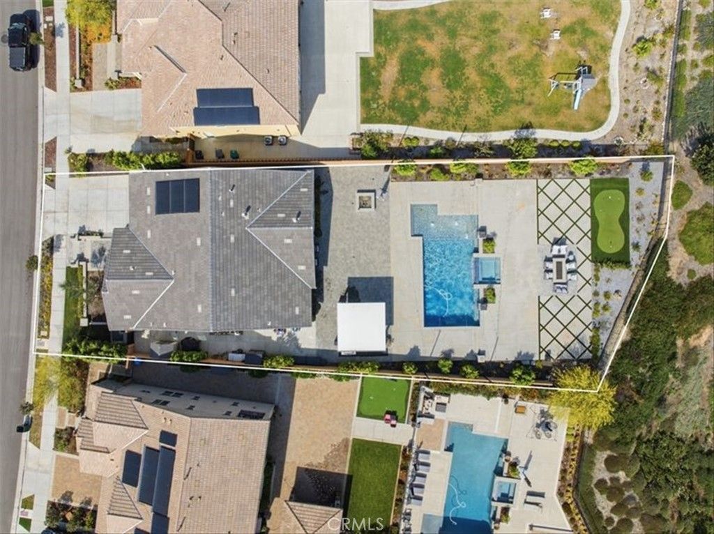 Image 12 of property listing at 2627 Chad Zeller Lane, Corona, CA 92882