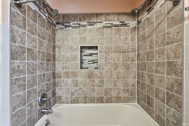 4533 E Lafayette Esplanade Avenue, Fort Wayne, IN 46806