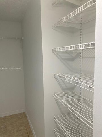 6995 NW 186th St E403, Hialeah, FL 33015