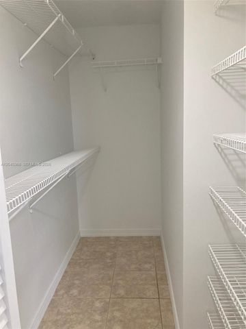 6995 NW 186th St E403, Hialeah, FL 33015