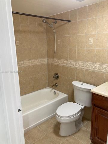 6995 NW 186th St E403, Hialeah, FL 33015