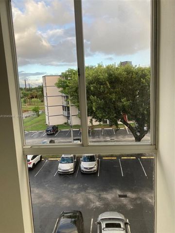6995 NW 186th St E403, Hialeah, FL 33015
