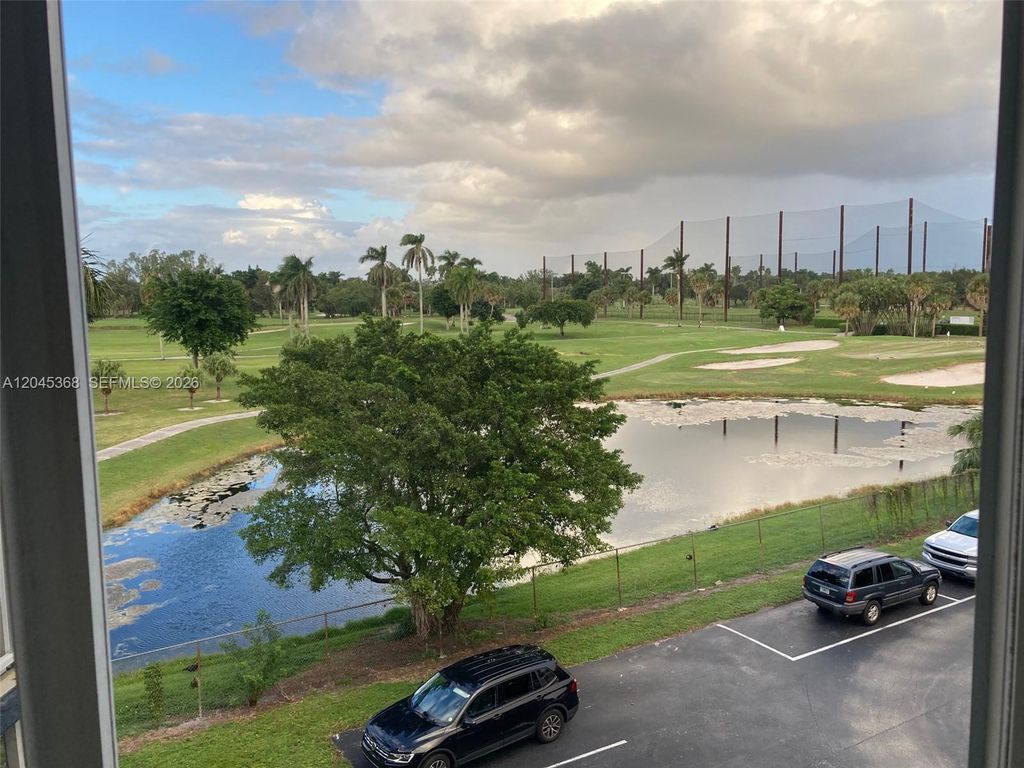 6995 NW 186th St E403, Hialeah, FL 33015