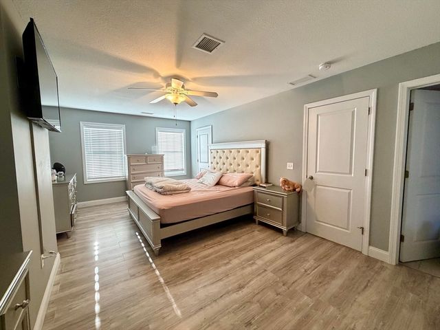 173 Russell St, Springfield, MA 01104