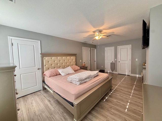 173 Russell St, Springfield, MA 01104