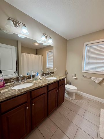 173 Russell St, Springfield, MA 01104