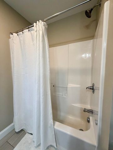 173 Russell St, Springfield, MA 01104