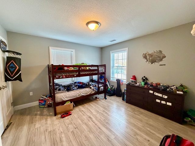 173 Russell St, Springfield, MA 01104