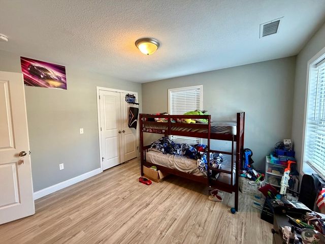 173 Russell St, Springfield, MA 01104