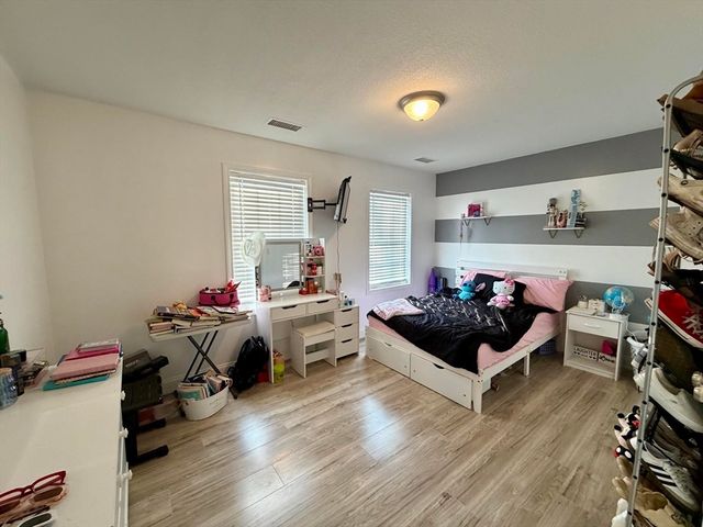 173 Russell St, Springfield, MA 01104