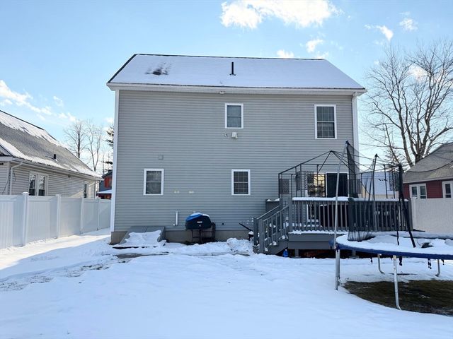 173 Russell St, Springfield, MA 01104