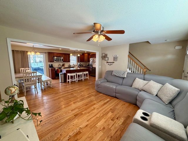 173 Russell St, Springfield, MA 01104