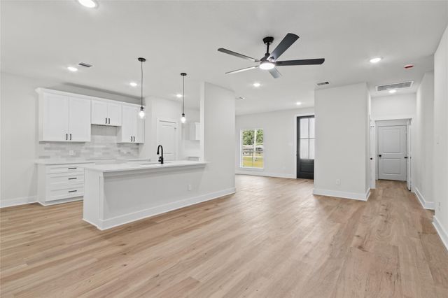 12025 21st Street, Santa Fe, TX 77510