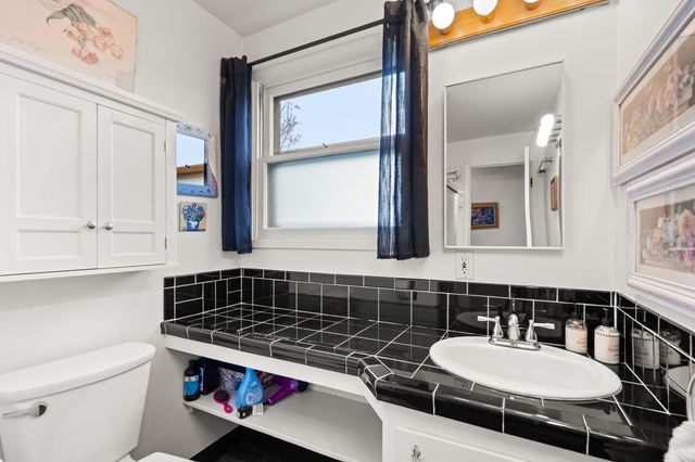 2009 Grandview Avenue, Medford, OR 97504