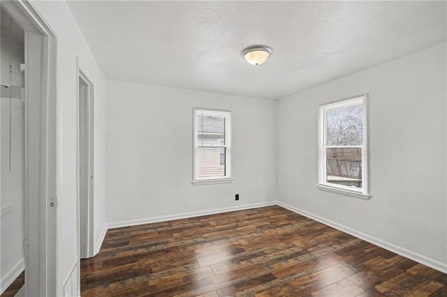 9615 E 18th Street S, Independence, MO 64052