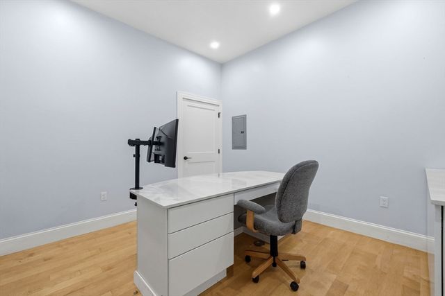 129 N Washington St 1, Boston, MA 02114