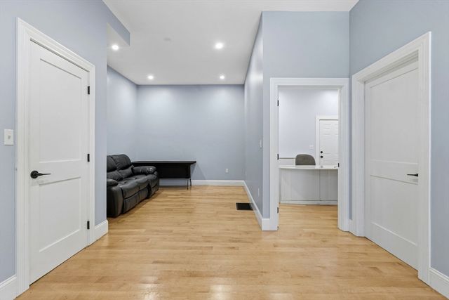 129 N Washington St 1, Boston, MA 02114