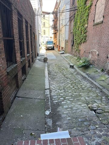 129 N Washington St 1, Boston, MA 02114
