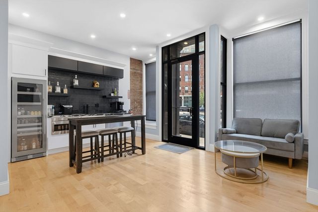 129 N Washington St 1, Boston, MA 02114