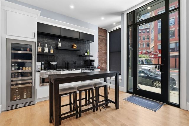 129 N Washington St 1, Boston, MA 02114