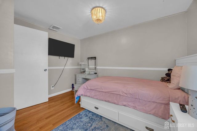 71 Pine Street, Spotswood, NJ 08884