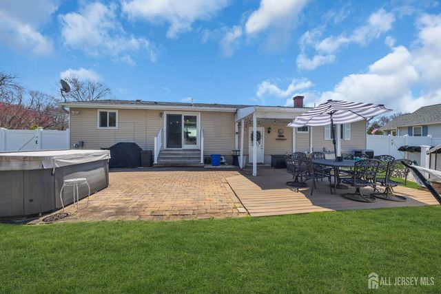 71 Pine Street, Spotswood, NJ 08884