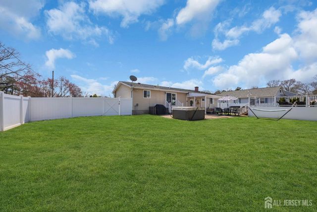 71 Pine Street, Spotswood, NJ 08884