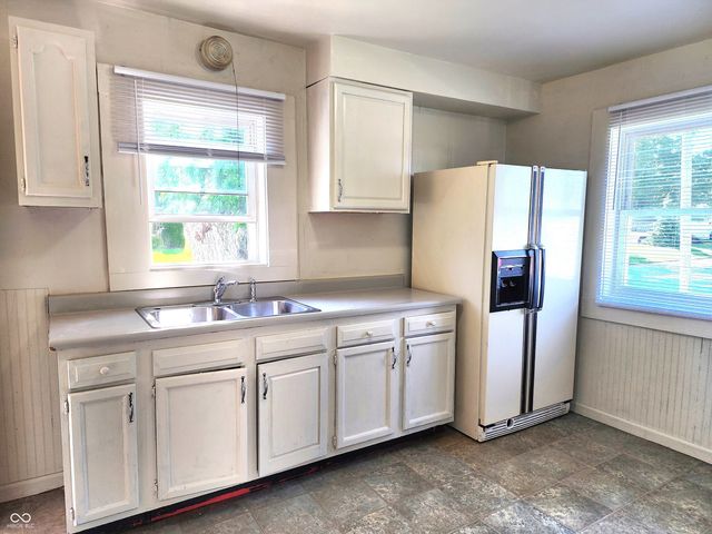 1424 E 30th Street, Anderson, IN 46016