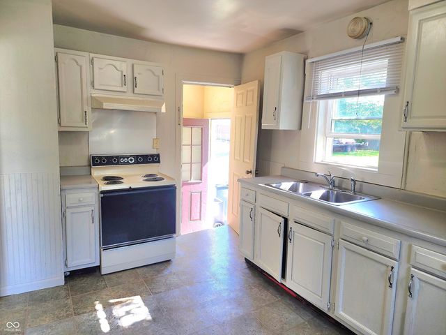 1424 E 30th Street, Anderson, IN 46016