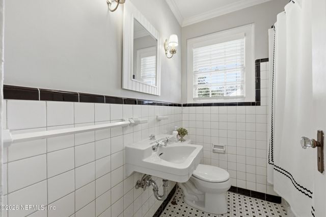 5001 ARAPAHOE Avenue, Jacksonville, FL 32210