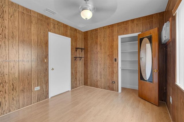 1763 NE 180th St, North Miami Beach, FL 33162