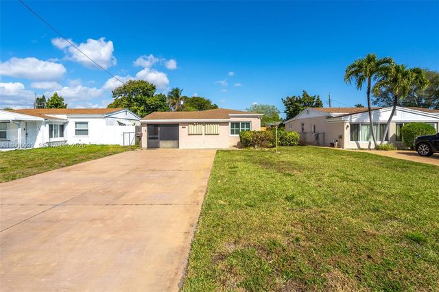 1763 NE 180th St, North Miami Beach, FL 33162