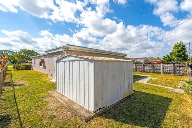 1763 NE 180th St, North Miami Beach, FL 33162