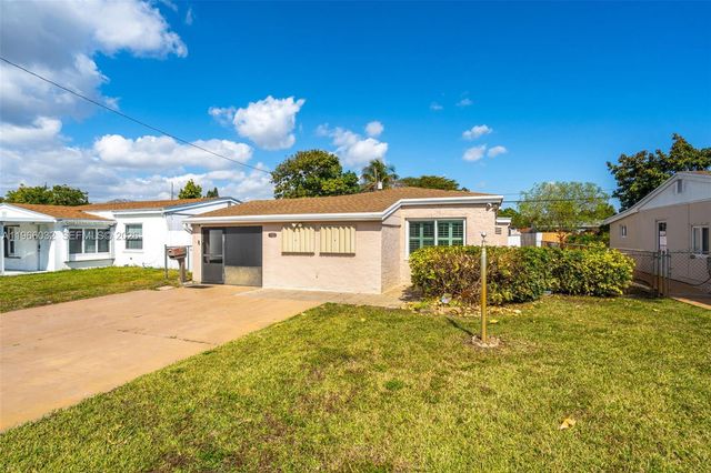 1763 NE 180th St, North Miami Beach, FL 33162