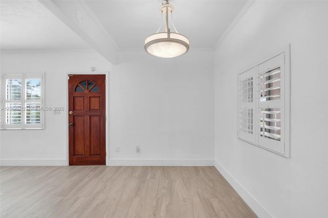 1763 NE 180th St, North Miami Beach, FL 33162