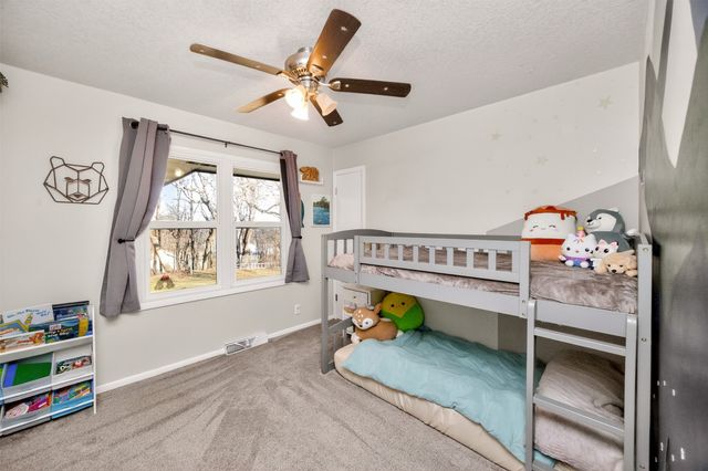 1320 E 40th Street, Des Moines, IA 50317