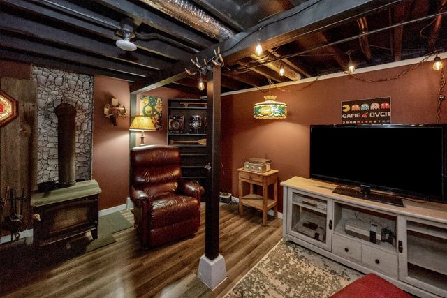 1320 E 40th Street, Des Moines, IA 50317