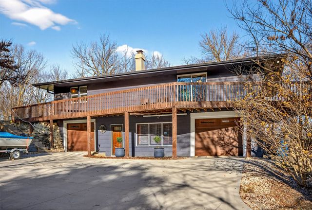 1320 E 40th Street, Des Moines, IA 50317