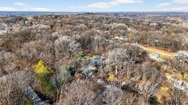 1320 E 40th Street, Des Moines, IA 50317