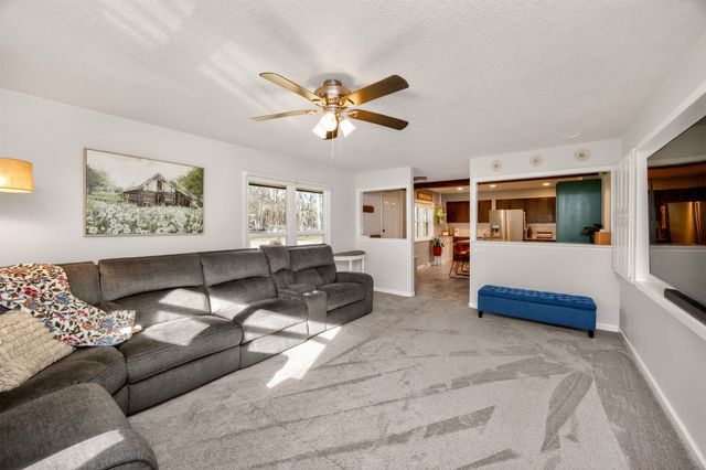 1320 E 40th Street, Des Moines, IA 50317