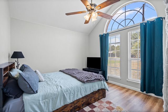 321 Meadow Park Drive, White Settlement, TX 76108