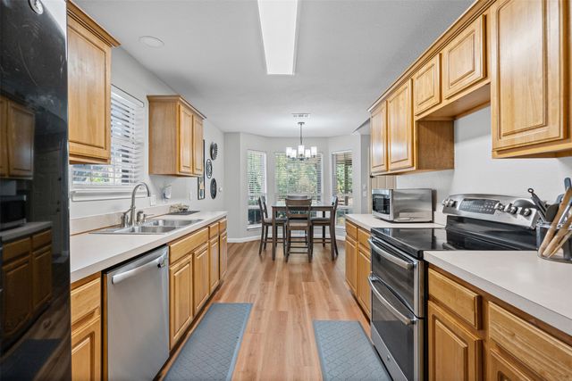 321 Meadow Park Drive, White Settlement, TX 76108