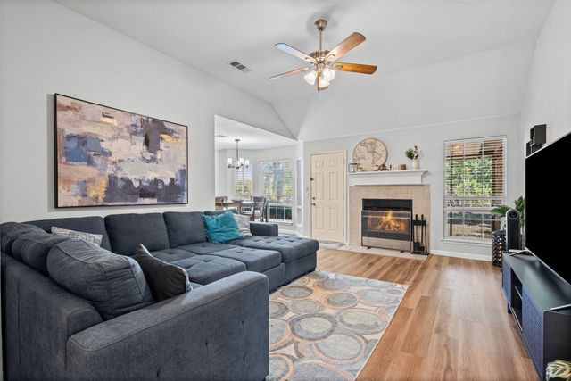 321 Meadow Park Drive, White Settlement, TX 76108