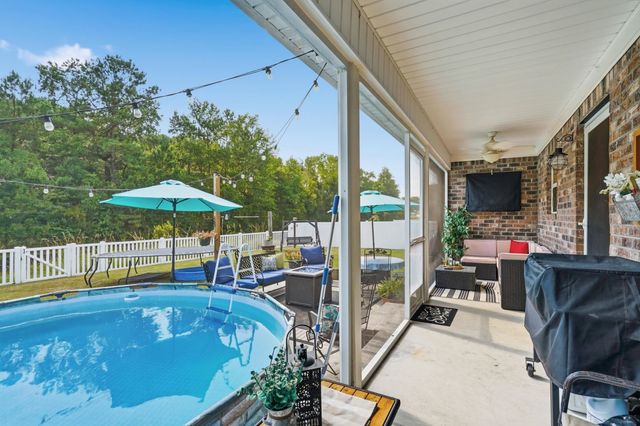 124 Old English Rd., Galivants Ferry, SC 29544
