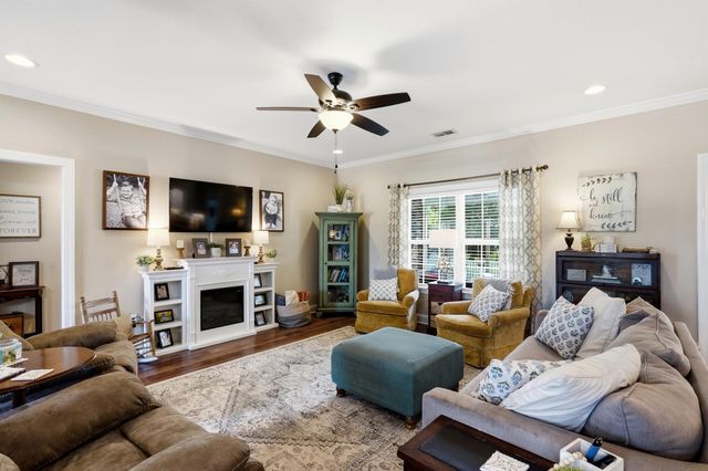 124 Old English Rd., Galivants Ferry, SC 29544