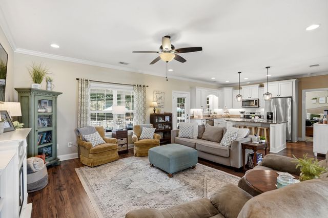 124 Old English Rd., Galivants Ferry, SC 29544