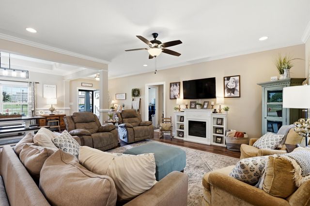 124 Old English Rd., Galivants Ferry, SC 29544
