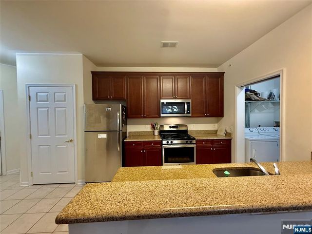 4142 Cory Lane, Elmwood Park, NJ 07407